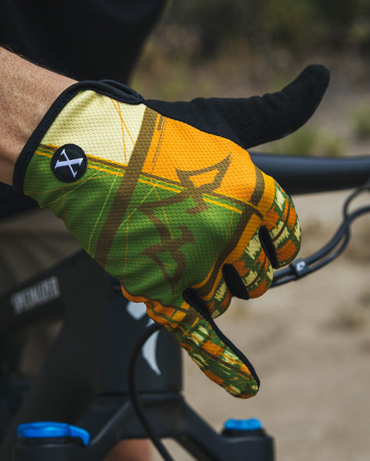 TRESTLE-GLOVE-GRID.jpg